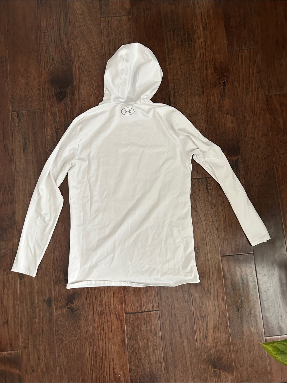 Under Armour men’s L White Long Sleeve Hooded Performance Top